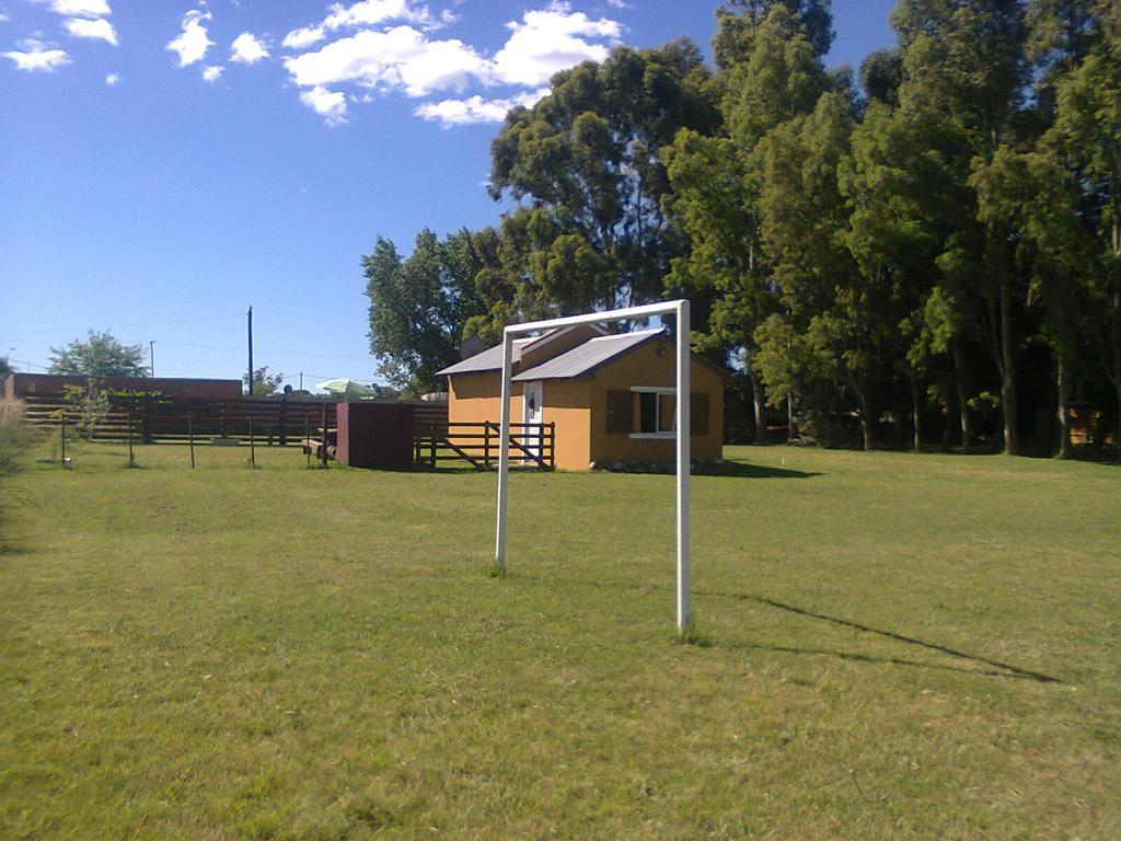 La Nilda Guest House Tandil Bagian luar foto